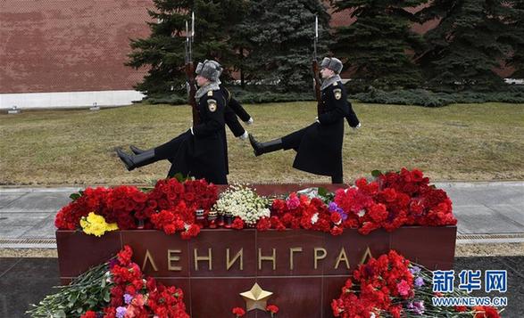 （外代一线）（11）俄罗斯民众悼念圣彼得堡地铁爆炸遇难者