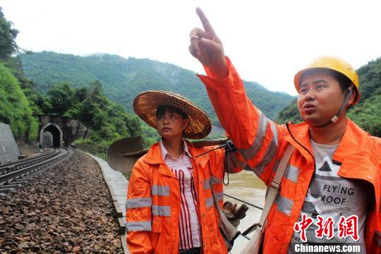 受台风“海棠”影响南昌铁路局1日停运8列动车