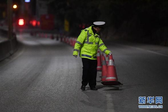 (关注春运)(2)坚守春运17载 温暖铁骑返乡路