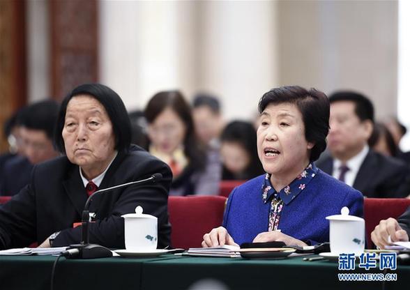 （两会）（2）在履职中度过自己的节日