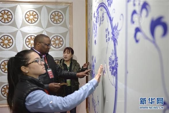 （服务）（3）河北沙河：“中国玻璃城”引来八方客