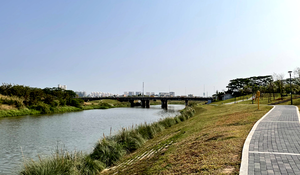 坪山河畔漫步,燕子湖边徜徉 有一种幸福叫我在坪山